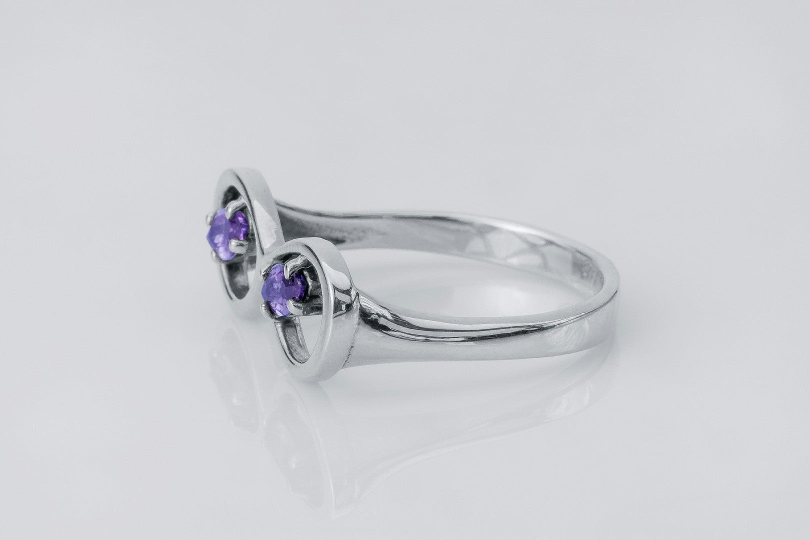 Sunglasses Ring with Purple Gems