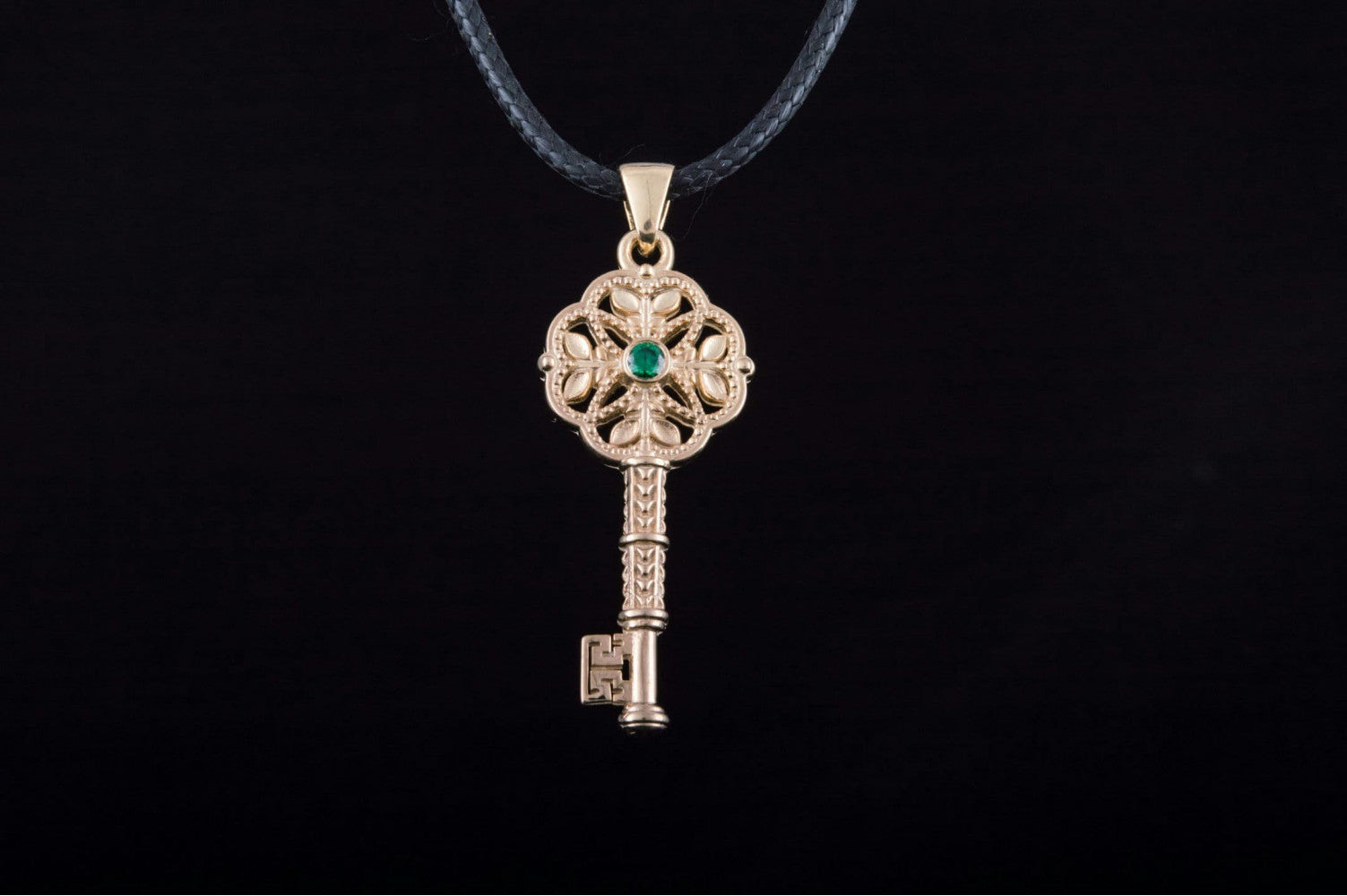 14K Gold Fashion Key Pendant with Cubic Zirconia Jewelry
