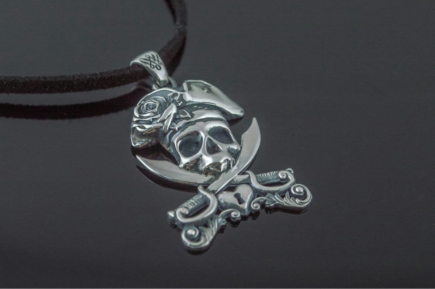 Jolly Roger Pendant Handmade Starling Silver Jewelry - vikingworkshop