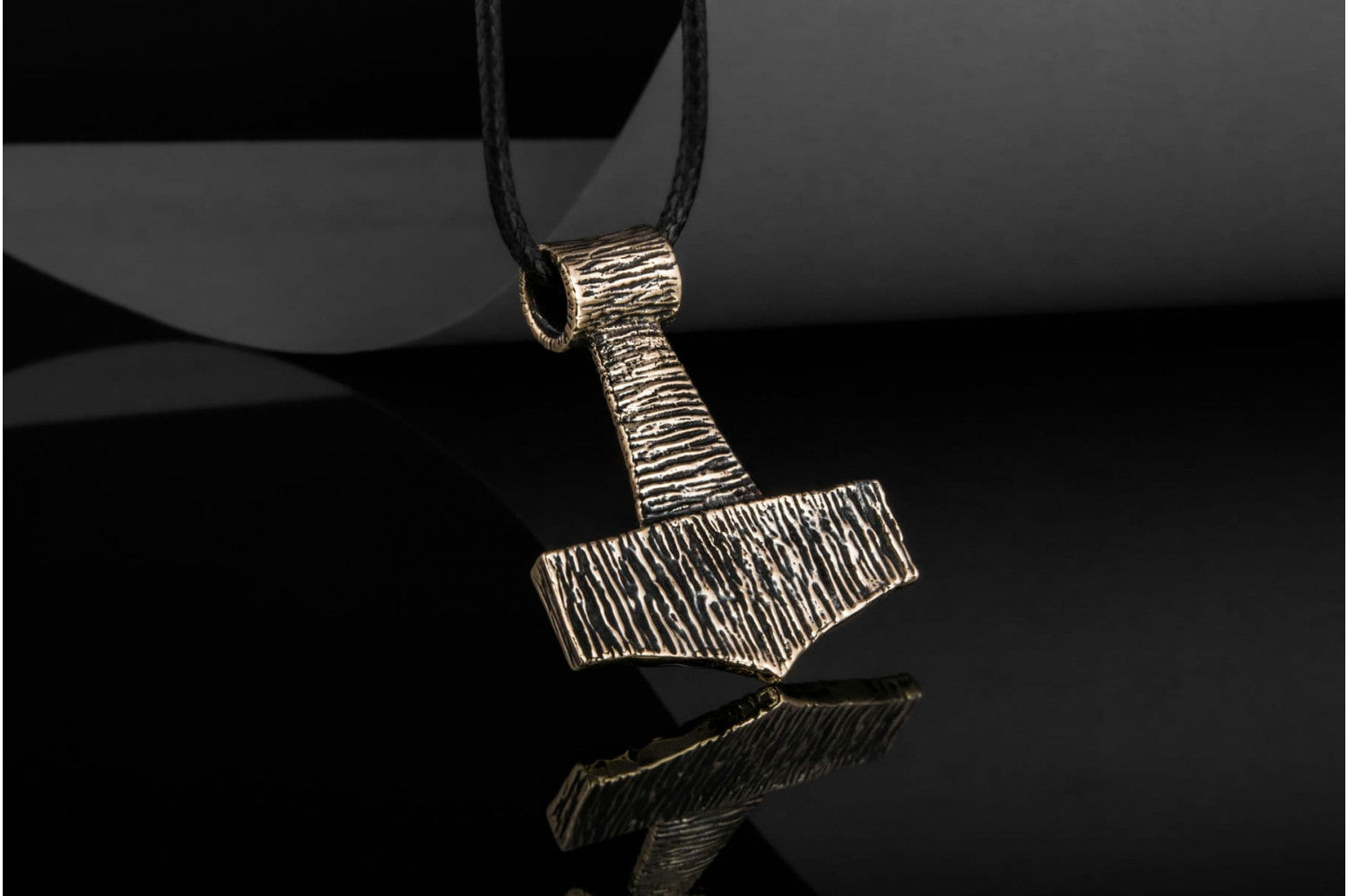 Thor's Hammer Pendant Bronze Mjolnir Wooden Style - vikingworkshop