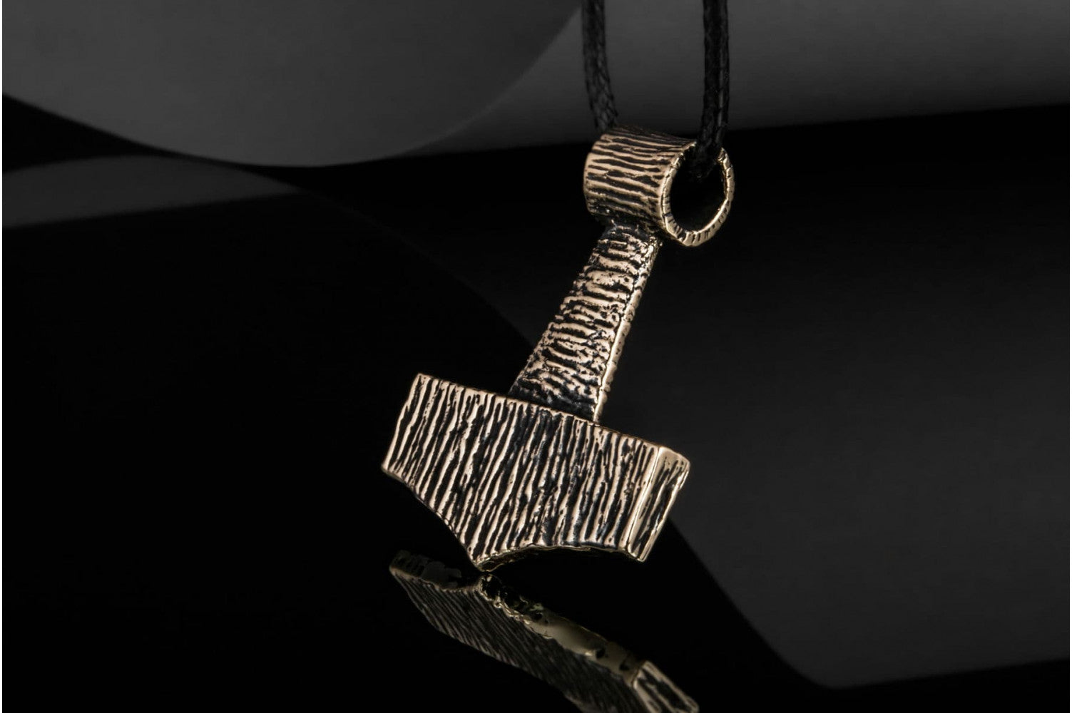 Thor's Hammer Pendant Bronze Mjolnir Wooden Style - vikingworkshop