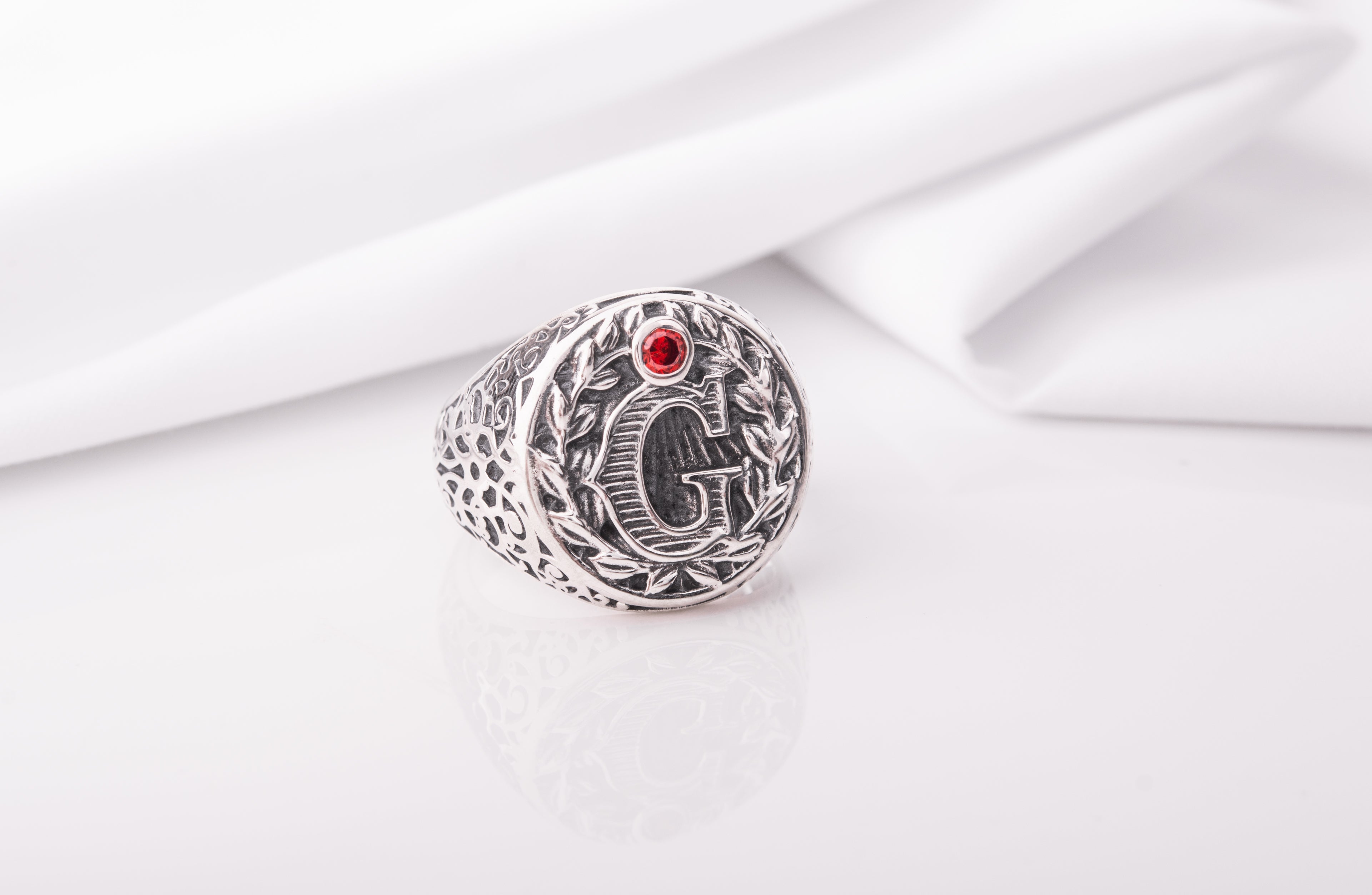 925 Silver Masonic Ring with G symbol and Leaves and Red Gem, unique jewelry - vikingworkshop