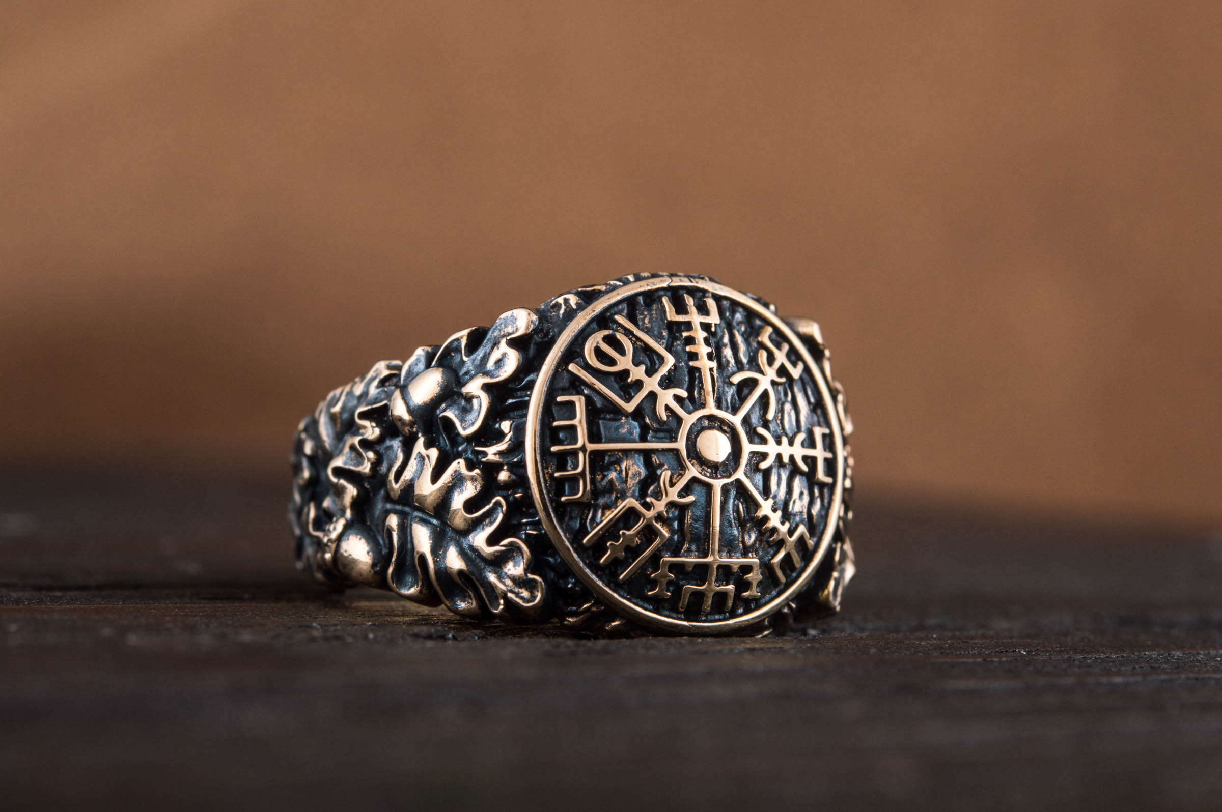 Vegvisir Symbol with Oak Leaves and Acorns Bronze Viking Ring - vikingworkshop