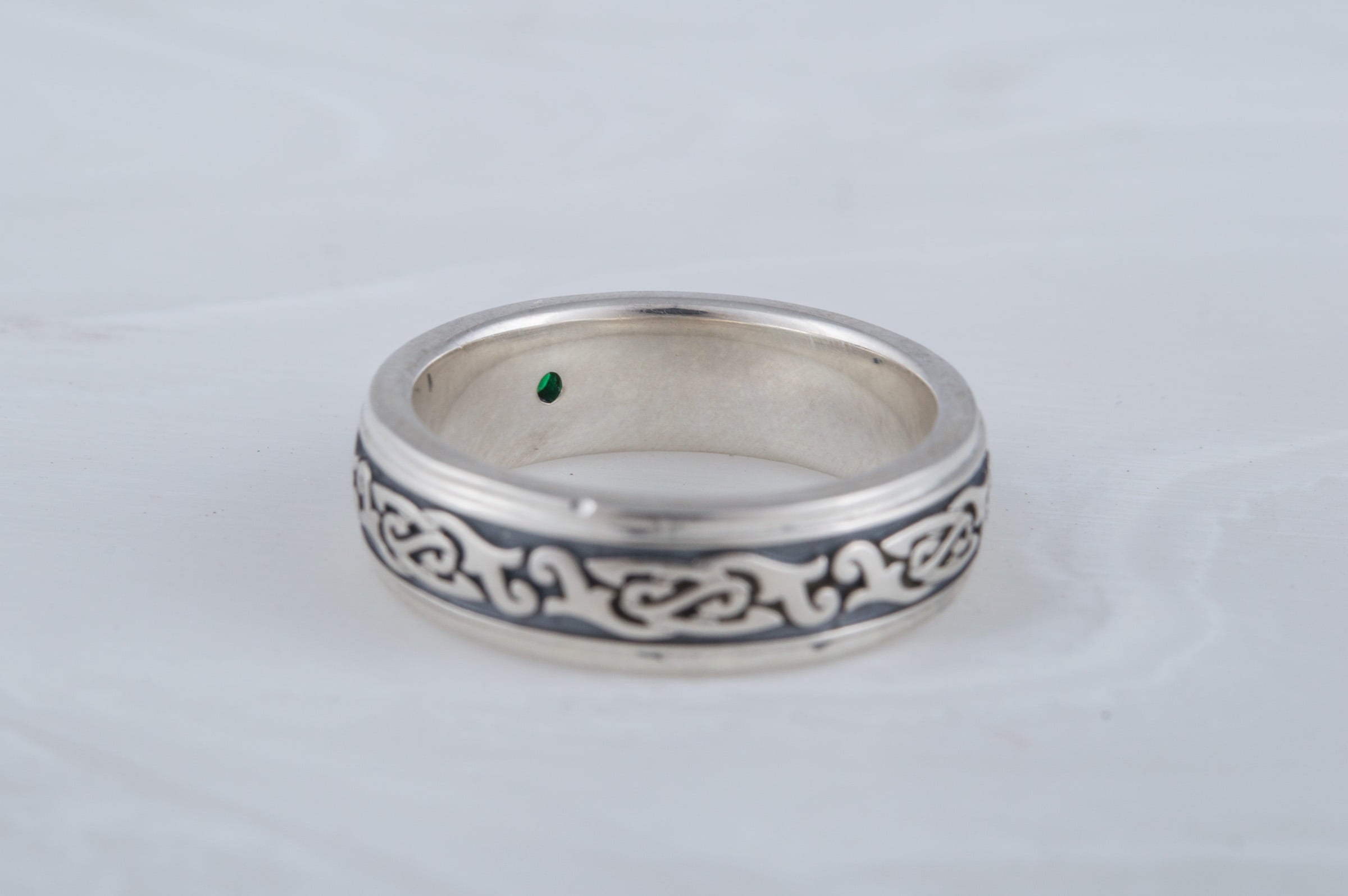 Ring with Green Gem and Ornament Sterling Silver Fashion Jewelry - vikingworkshop