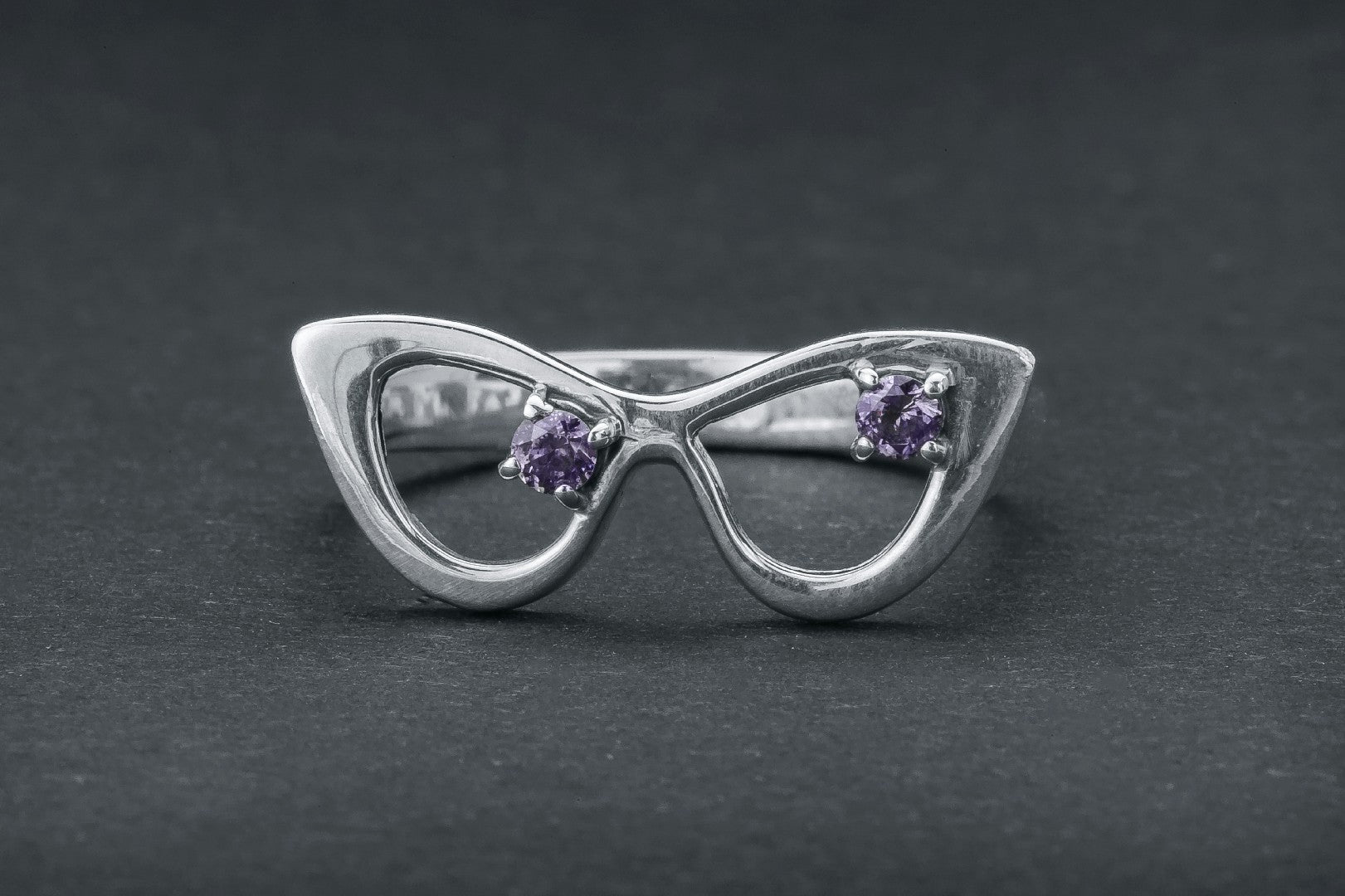 Unique Sunglasses Ring with Purple Gems - vikingworkshop