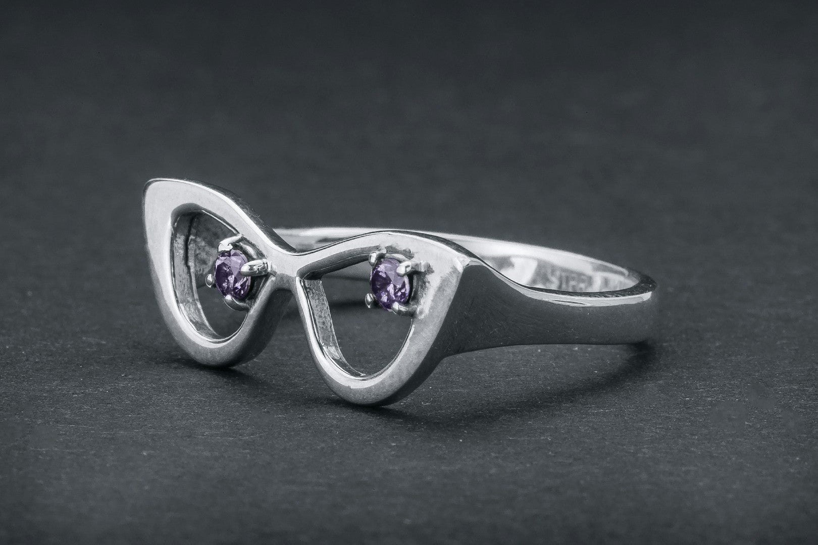 Unique Sunglasses Ring with Purple Gems - vikingworkshop