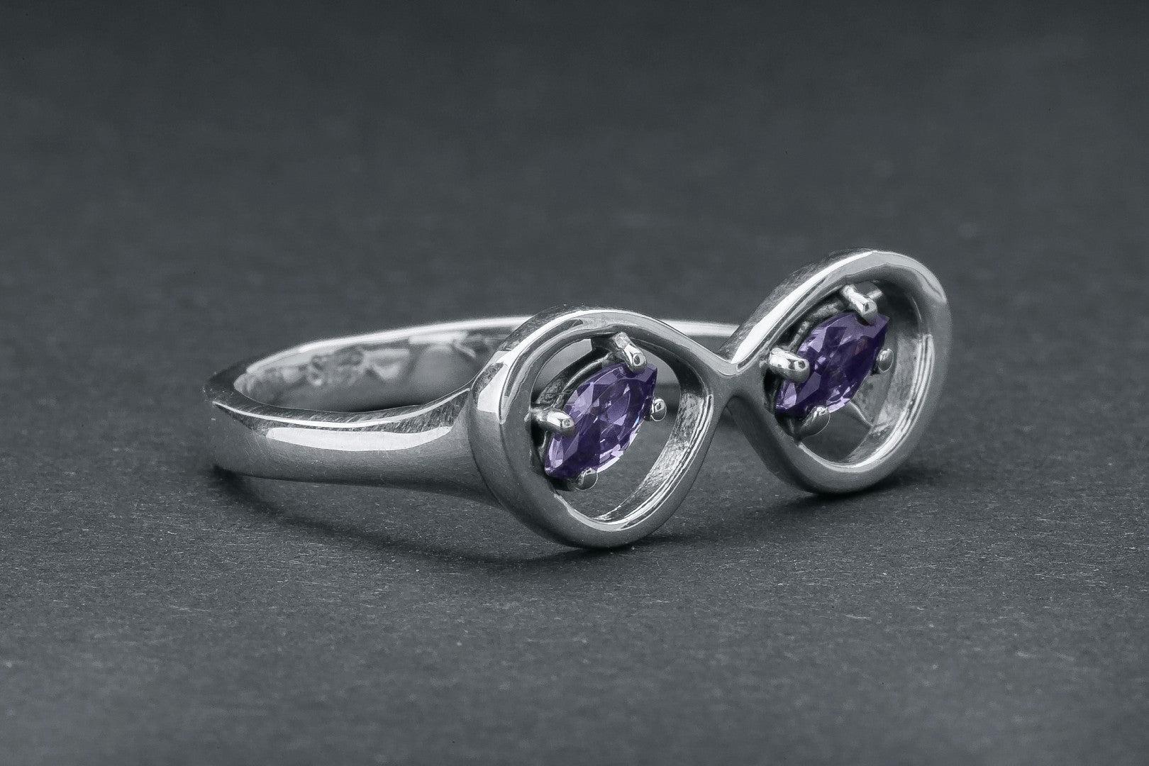 Sunglasses Ring with Purple Gems - vikingworkshop