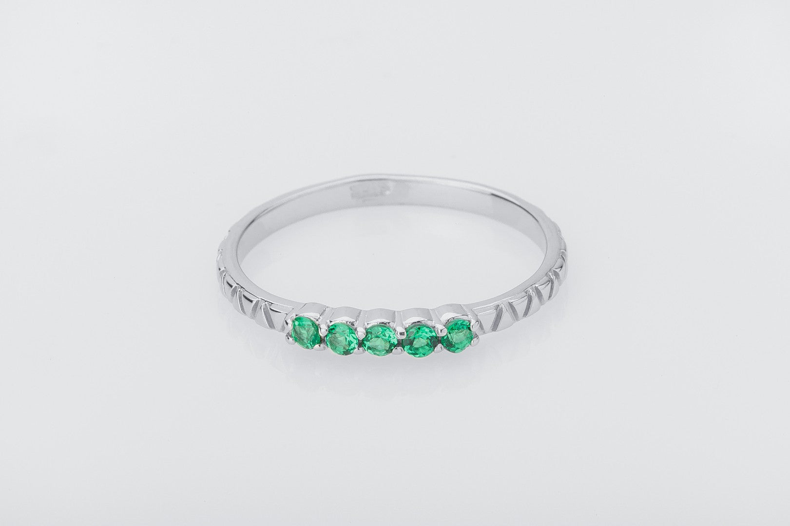 Small Minimalism Band with Green Gems