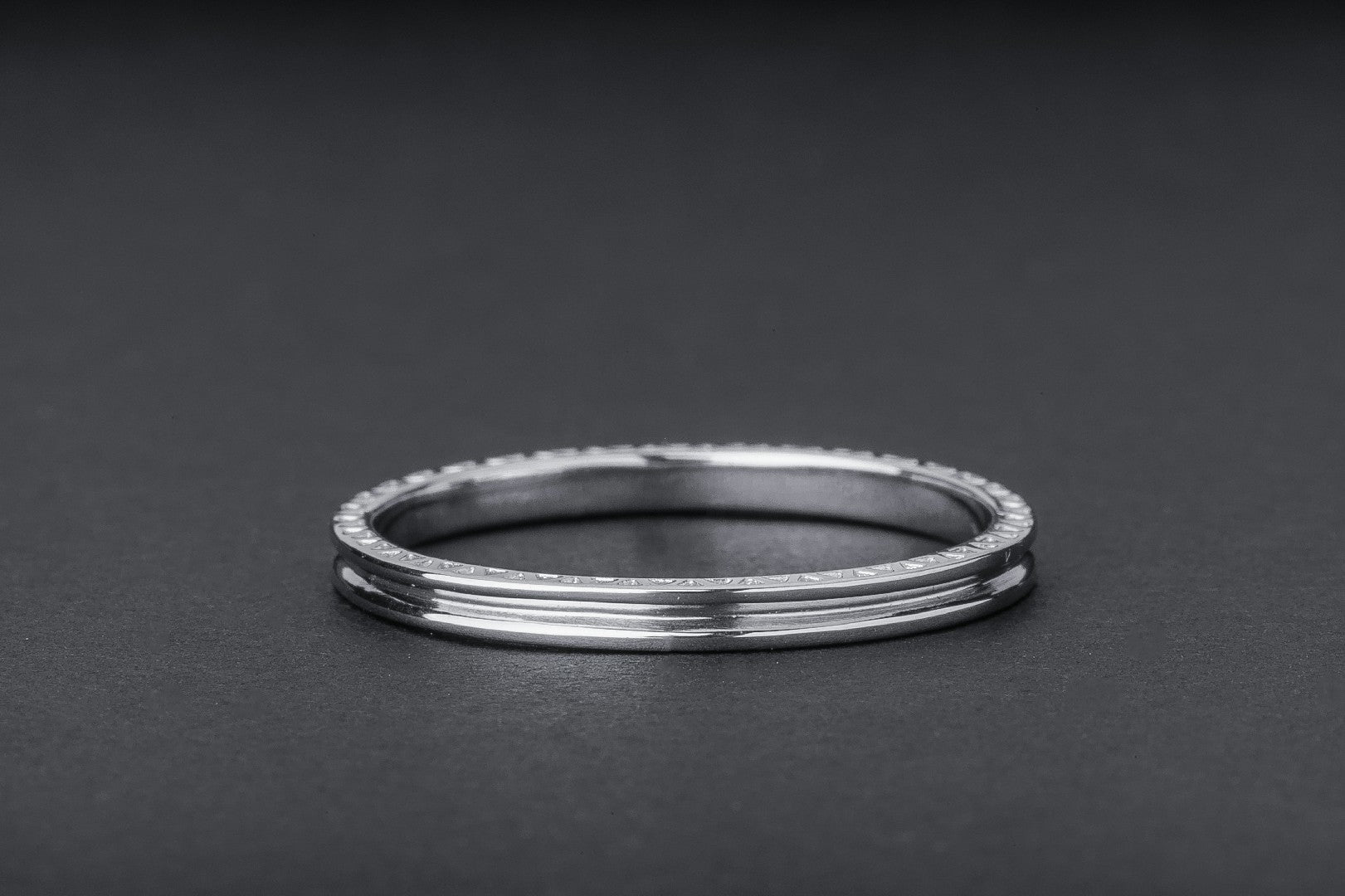 Minimalism Band with Trinagle Pattern - vikingworkshop