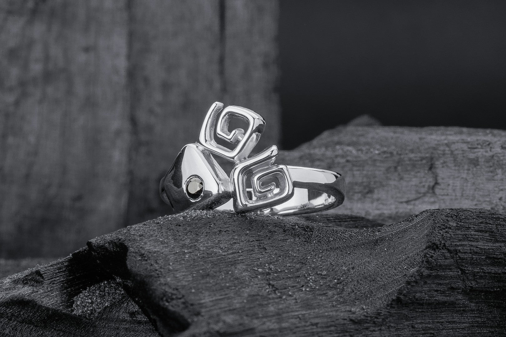 Wave Crest Ring with Gem, 925 silver - vikingworkshop