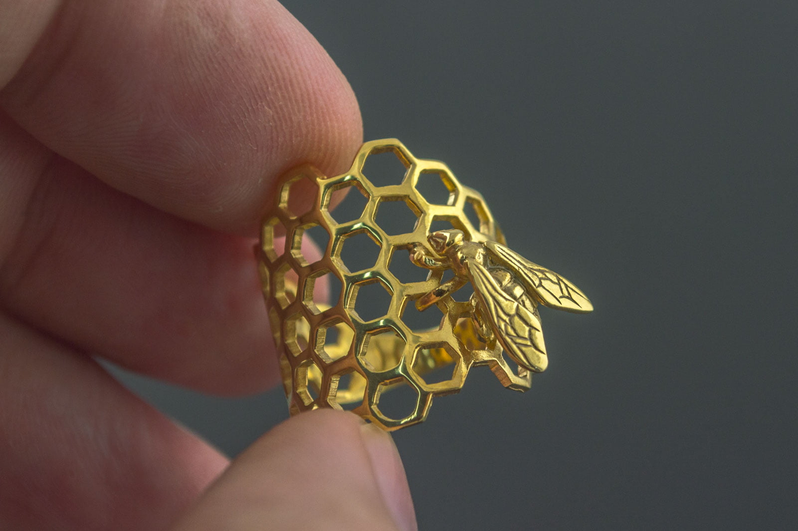 14K Gold Honeycomb with Bee Ring Handmade Jewelry - vikingworkshop