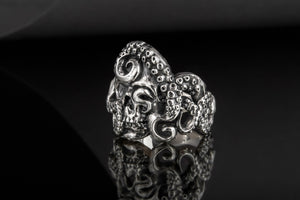 Kraken with Skull Unique Animal Sterling Silver Ring Handcrafted Unique Jewelry - vikingworkshop