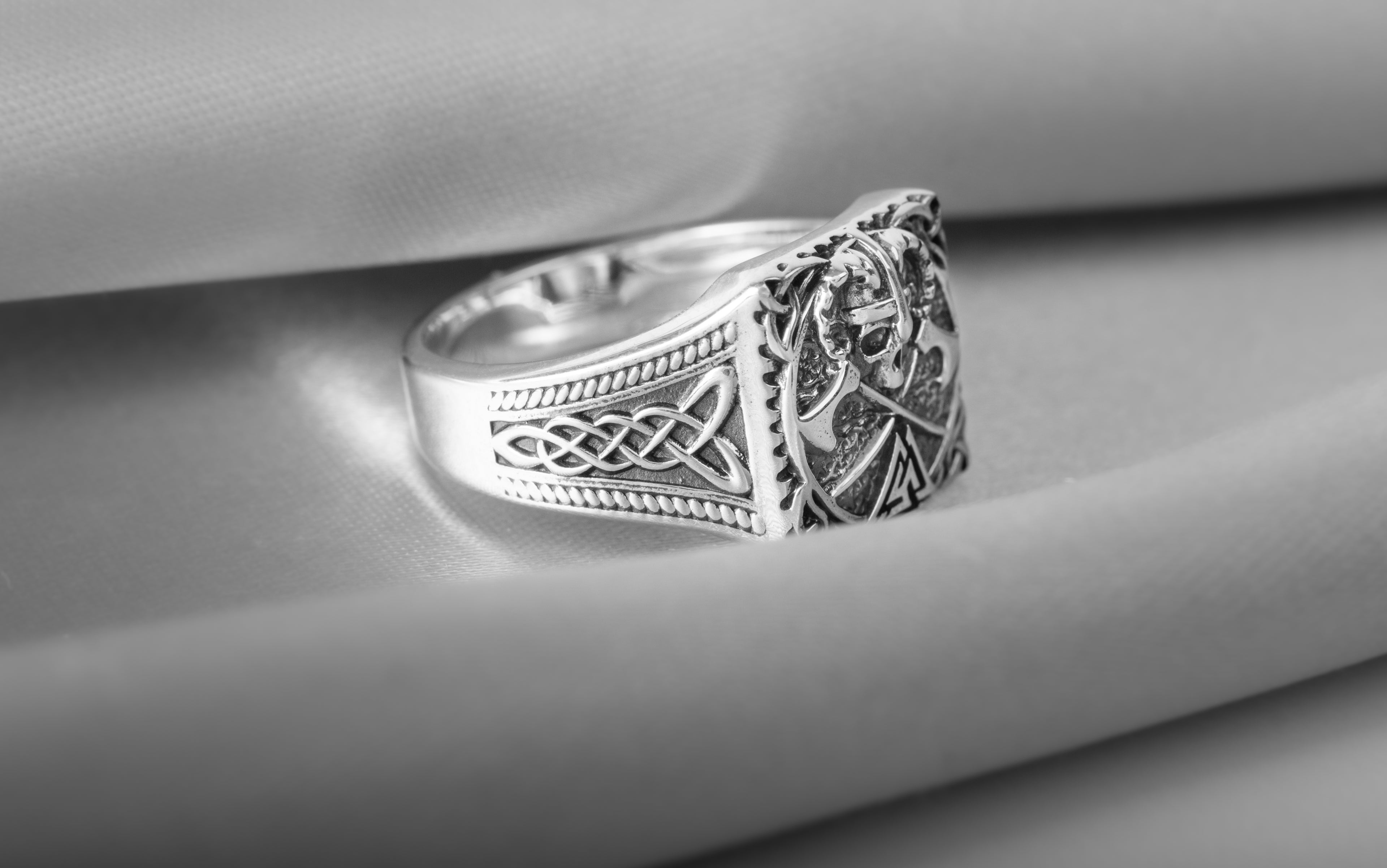 Unique Ring with Skull of Warrior, Axes, Valknut and celtic knots, 925 silver handmade Jewelry - vikingworkshop