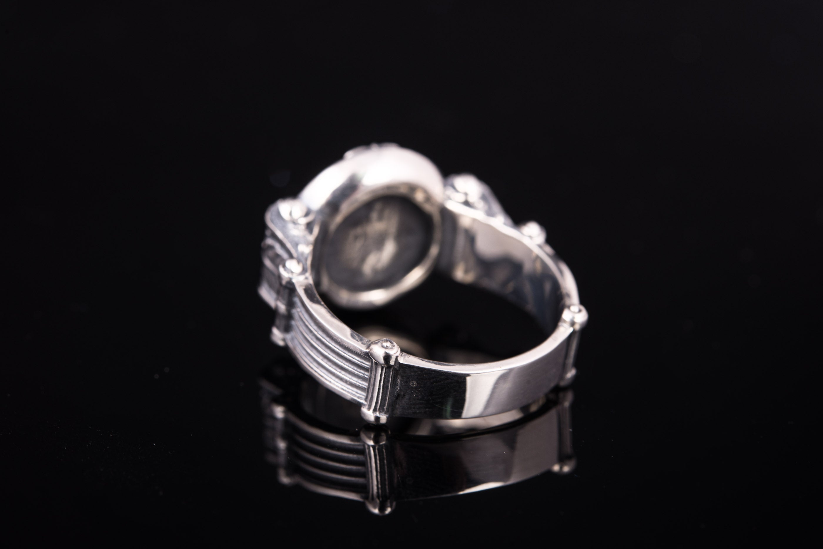 925 Silver Ring with Lion and Leaves, Unique handcrafted jewelry - vikingworkshop