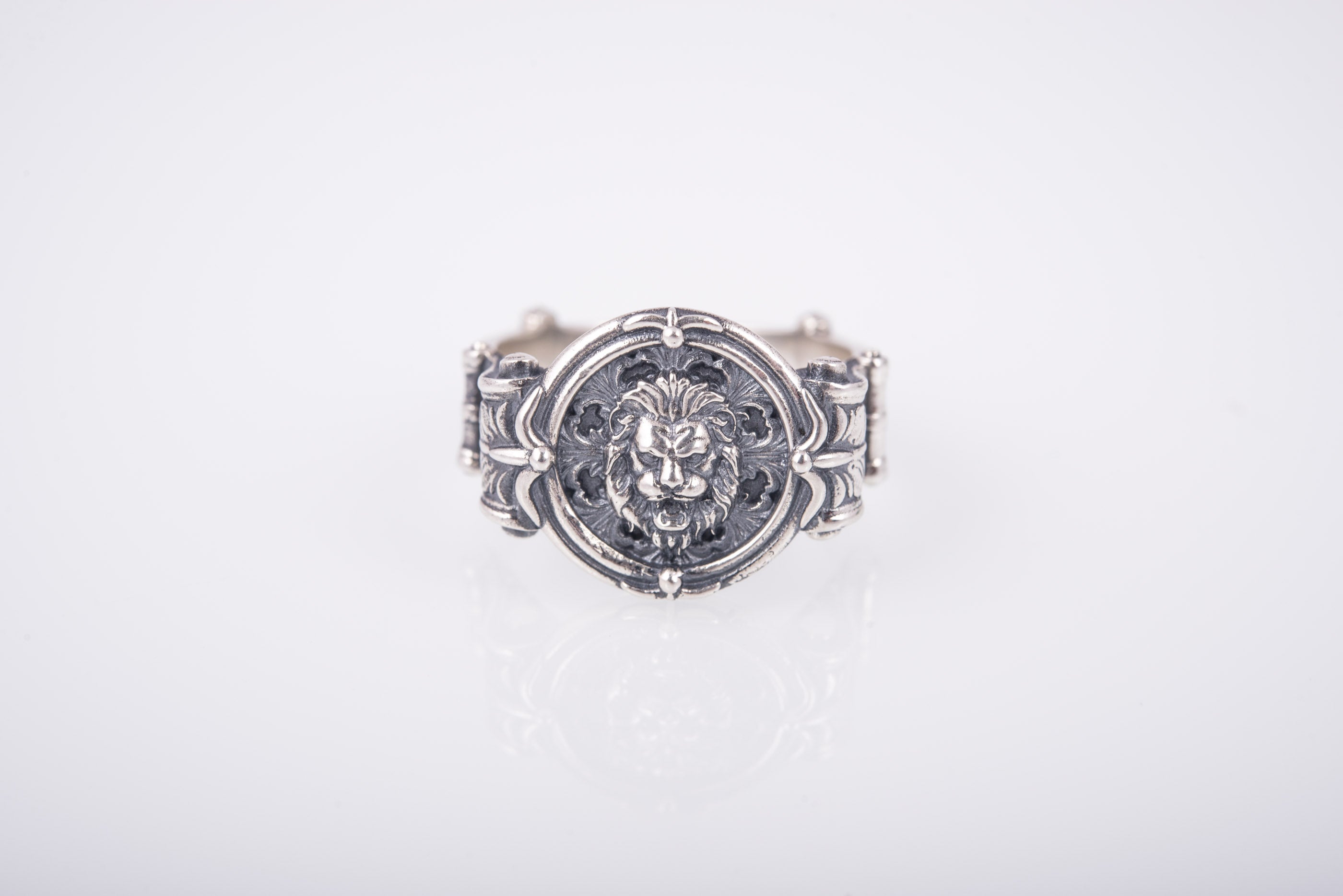 925 Silver Ring with Lion and Leaves, Unique handcrafted jewelry - vikingworkshop