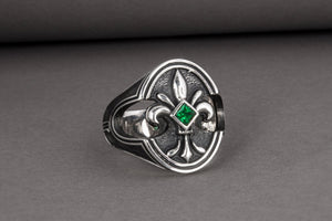 925 Silver fashion Ring with Fleur-de-lis, the Heraldic lily and Green Gem, Unique Handmade Jewelry - vikingworkshop