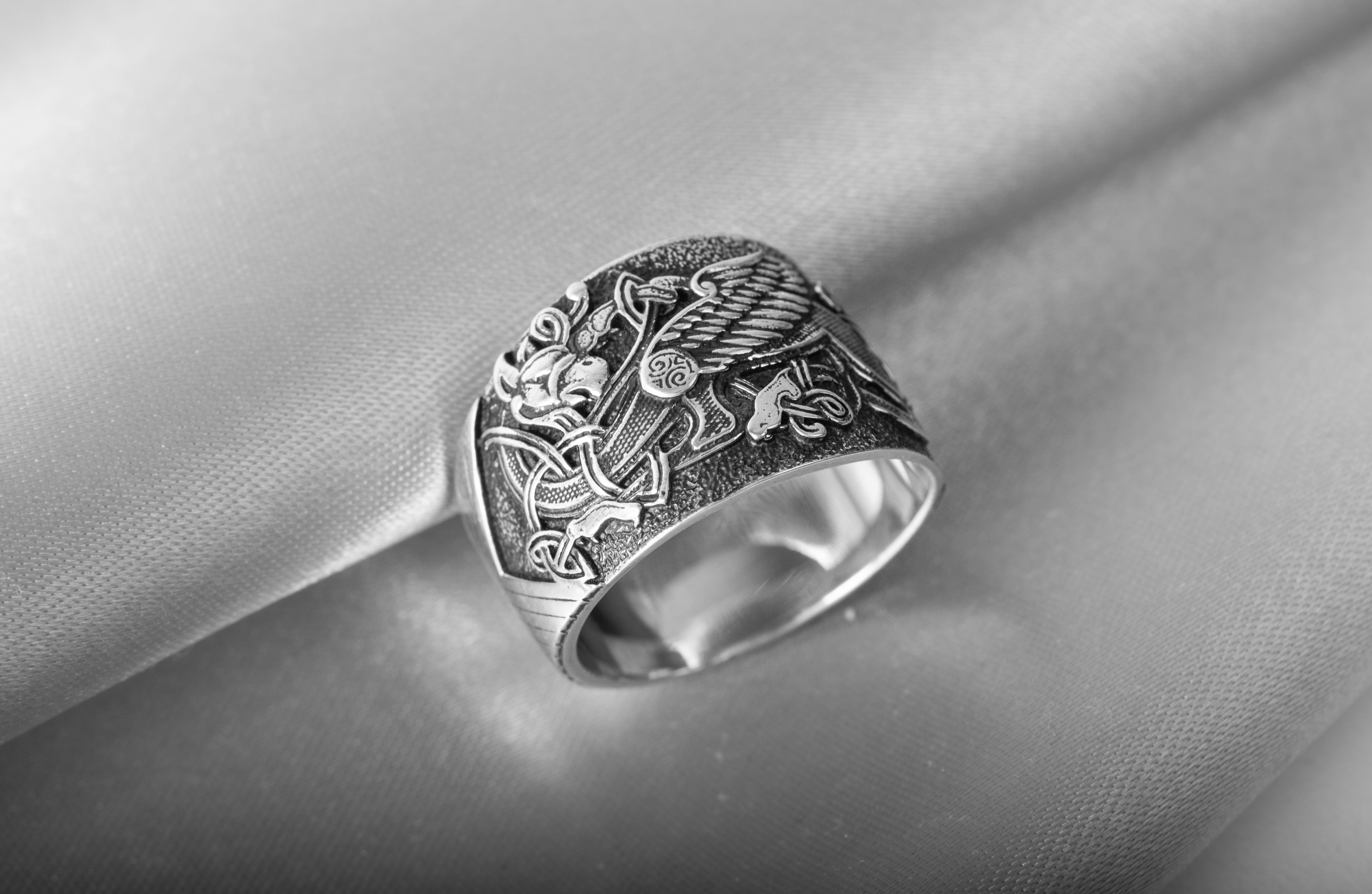 925 Silver Viking ring with Raven and Celtic ornament, Unique Handmade Jewelry - vikingworkshop