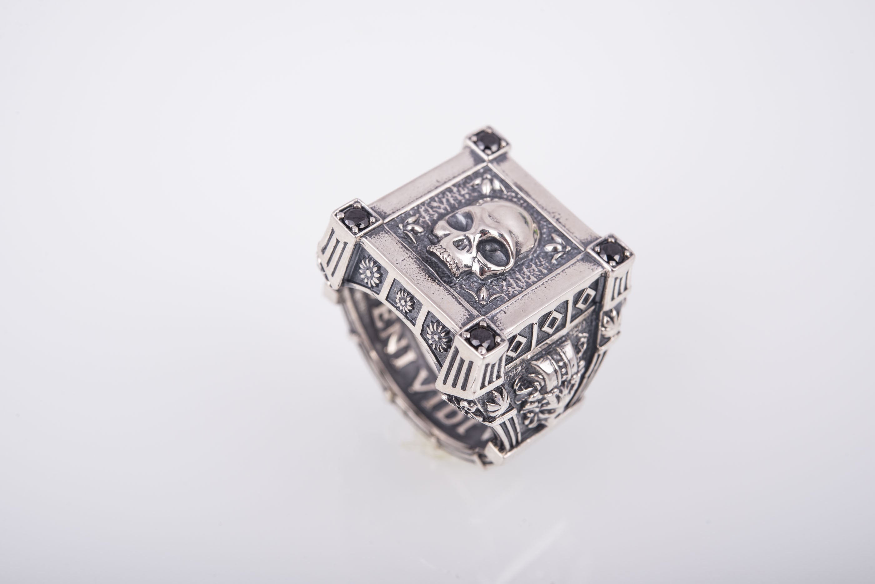 Unique 925 silver ring with Skull and Gems, Veni Vidi Vici inscription - vikingworkshop