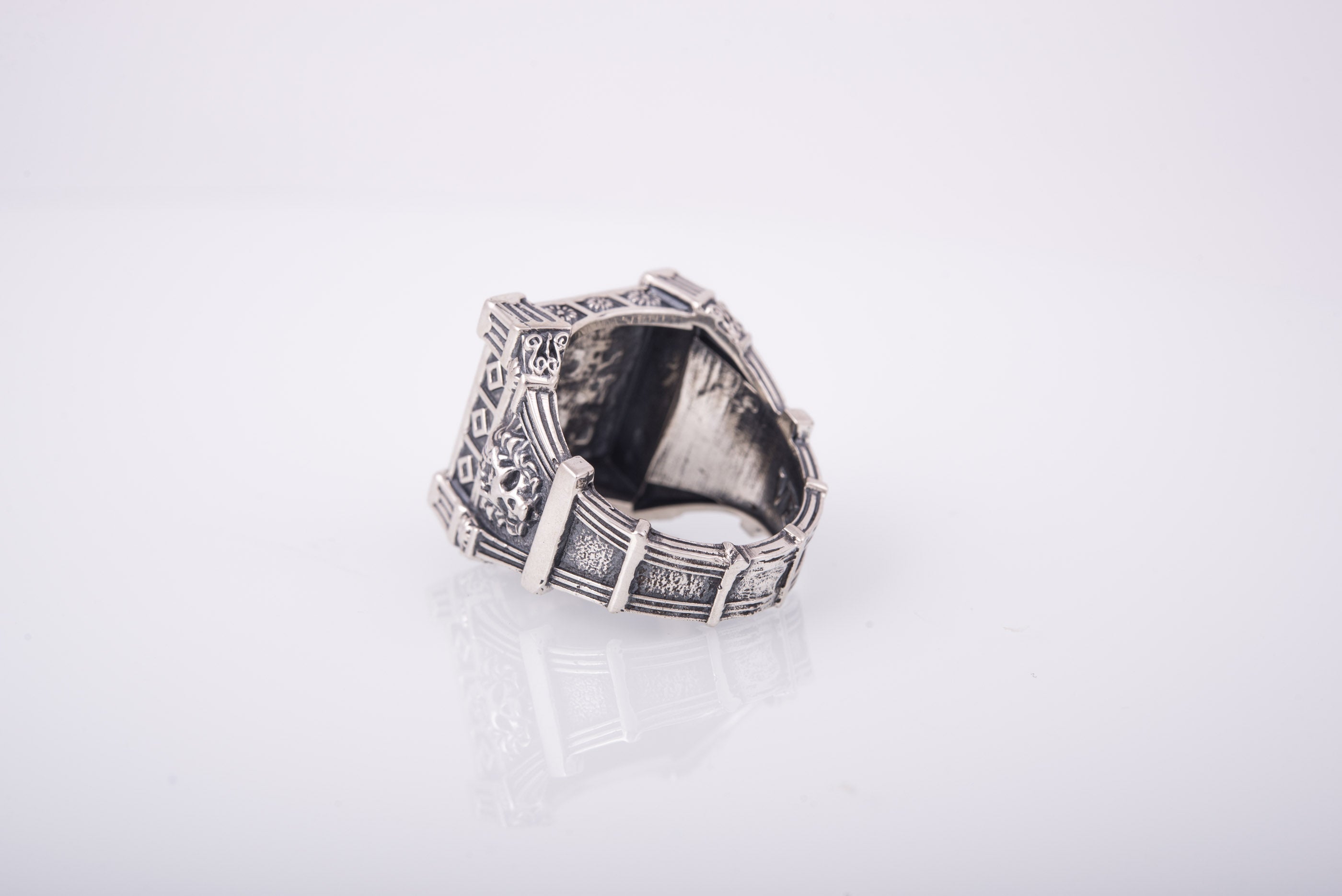 Unique 925 silver ring with Skull and Gems, Veni Vidi Vici inscription - vikingworkshop