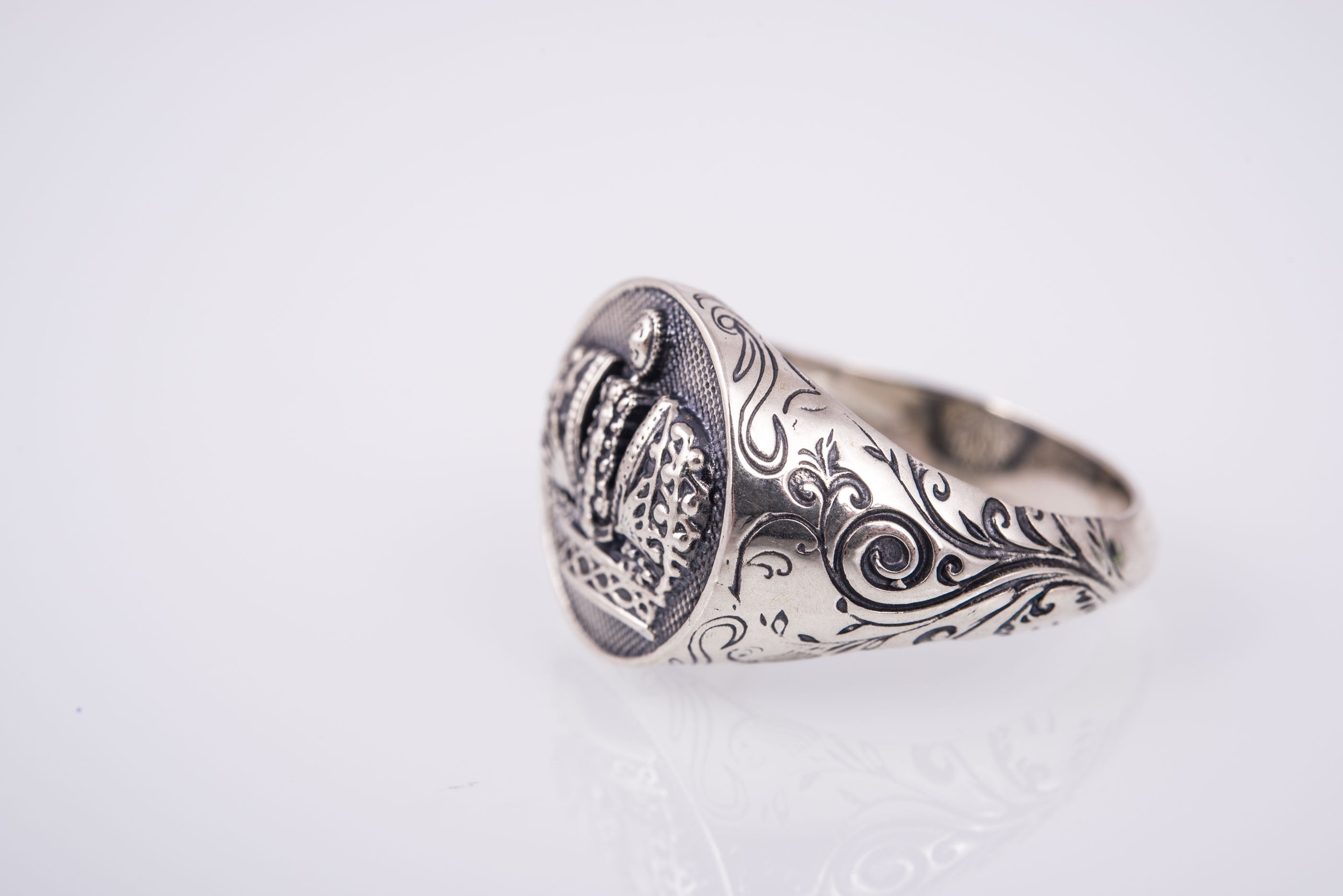 925 Silver Fashion ring with Crown and leaves ornament, Unique handcrafted Jewelry - vikingworkshop