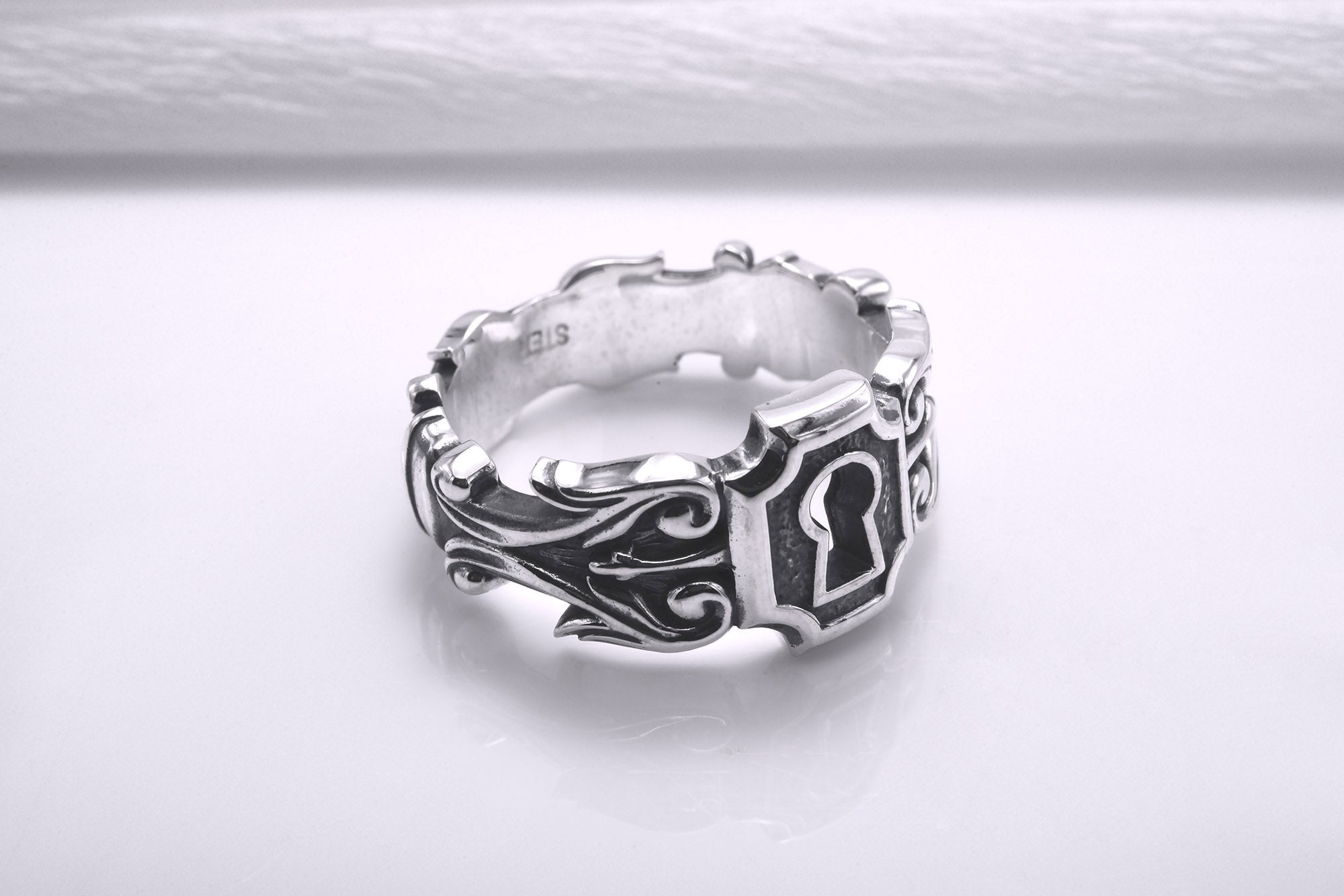 Sterling Silver Keyhole Band Ring with Ornament, Handcrafted Fashion Jewelry - vikingworkshop