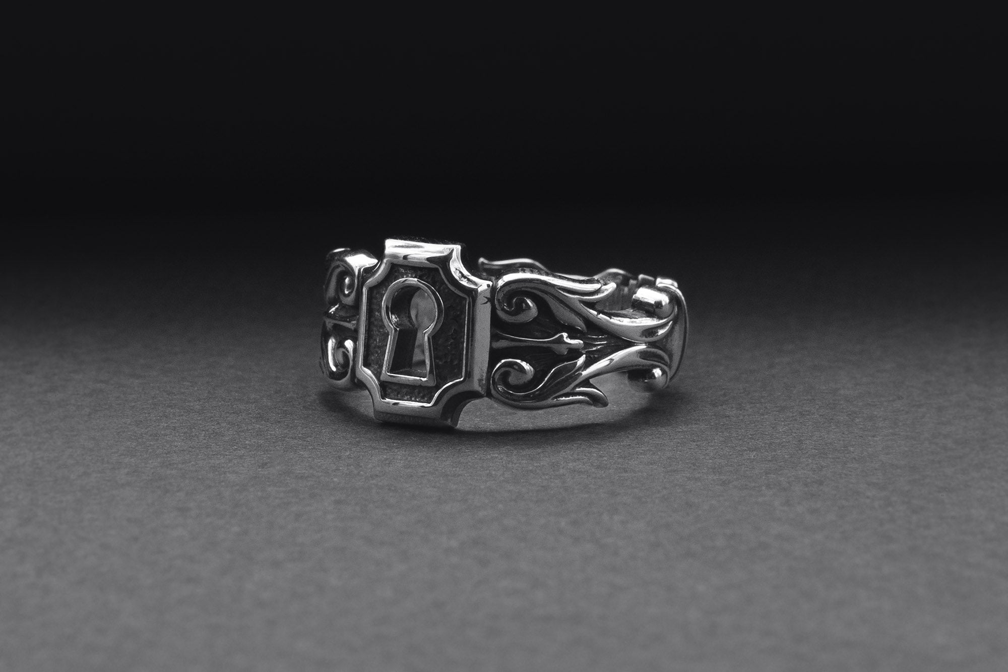 Sterling Silver Keyhole Band Ring with Ornament, Handcrafted Fashion Jewelry - vikingworkshop