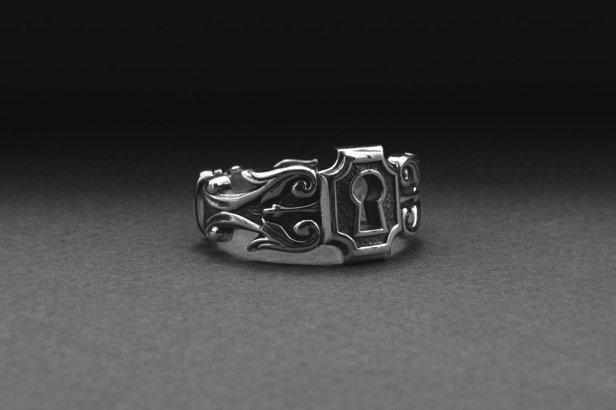 Sterling Silver Keyhole Band Ring with Ornament, Handcrafted Fashion Jewelry - vikingworkshop