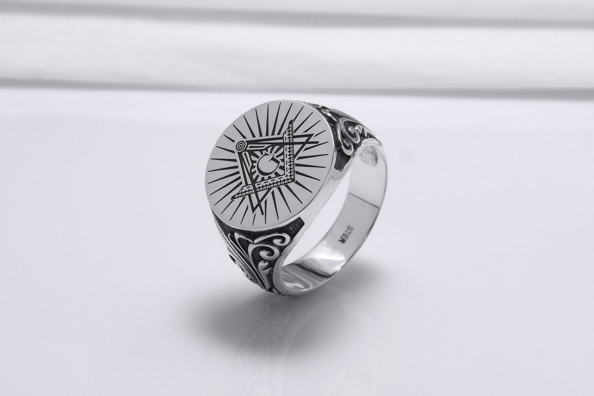 925 Silver Masonic Square and Compasses Signet Ring, Handmade Mason Jewelry - vikingworkshop