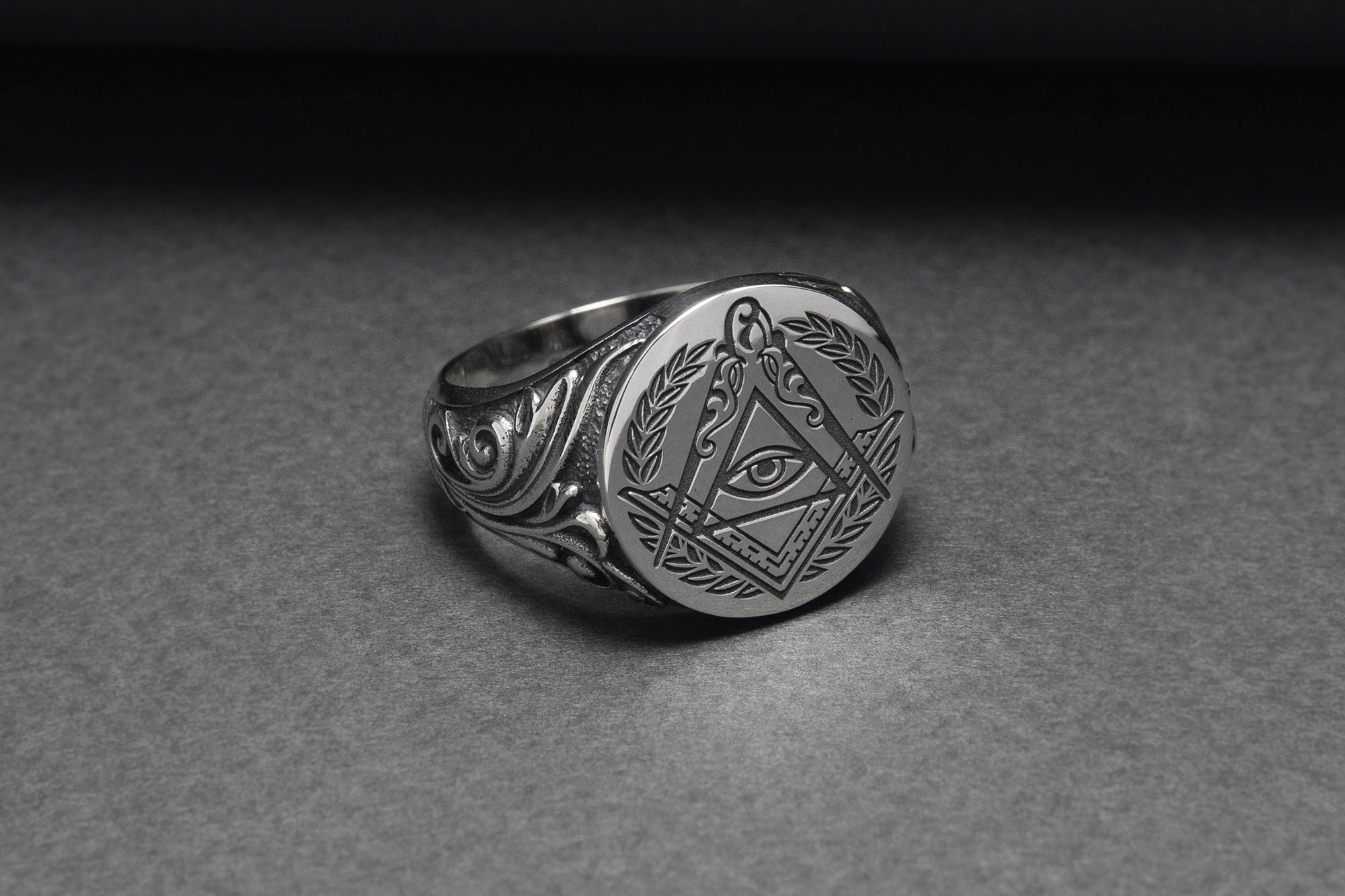 Sterling Silver Masonic Square and Compasses Signet Ring, Handmade Mason Jewelry - vikingworkshop