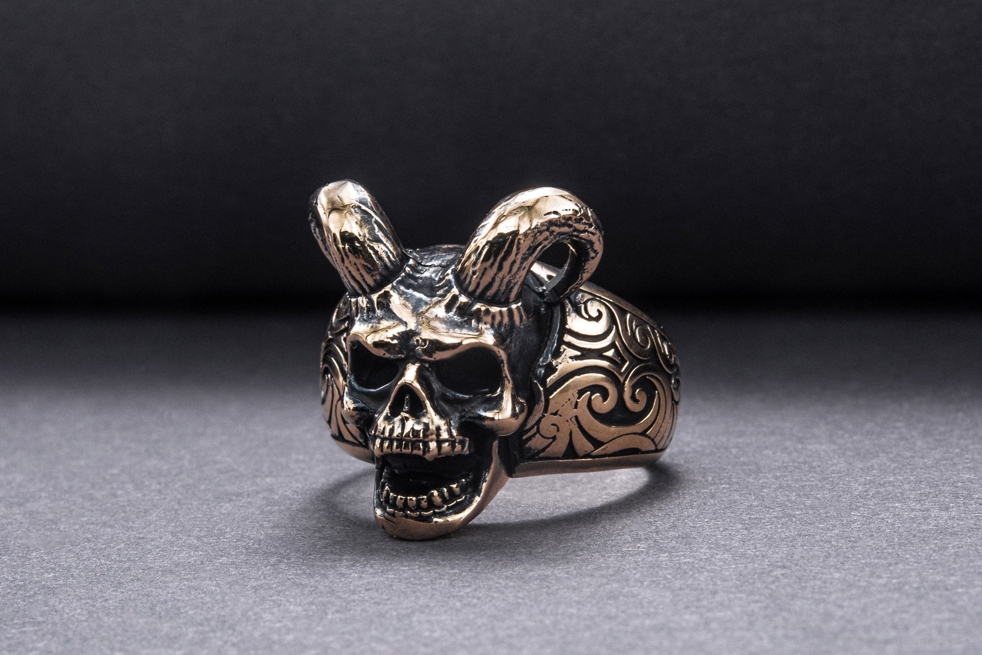 Skull with Horns Ring Bronze Handmade Jewelry - vikingworkshop