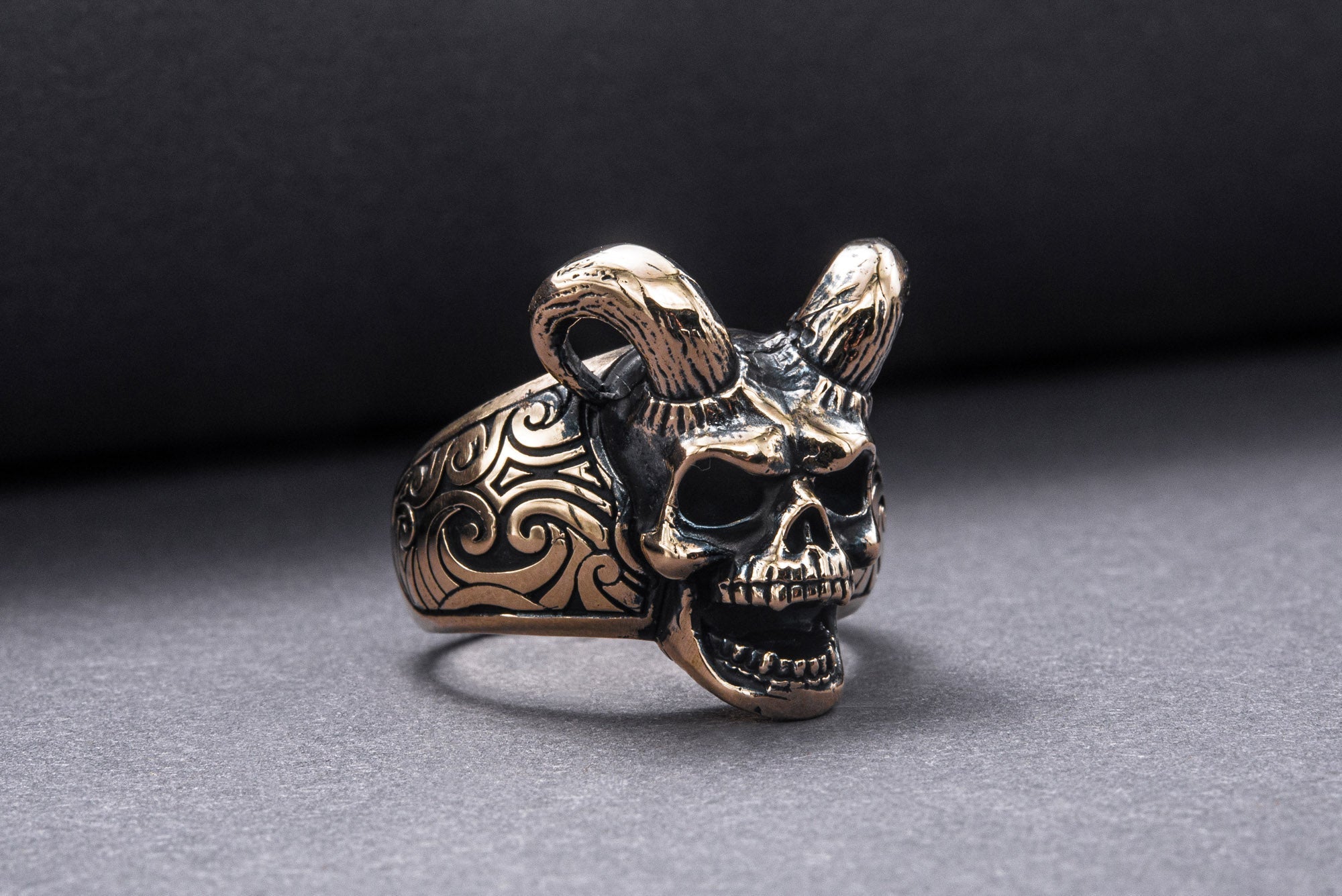 Skull with Horns Ring Bronze Handmade Jewelry - vikingworkshop