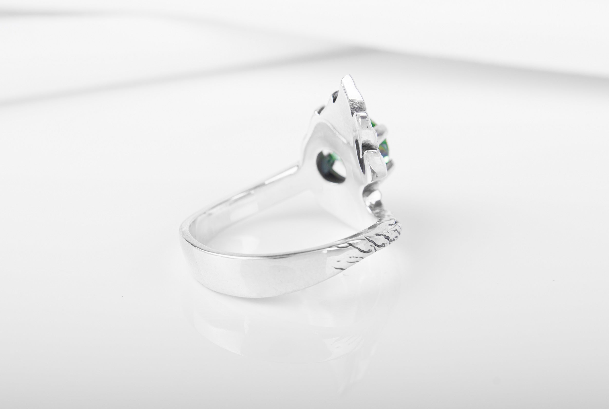 925 Silver Leaves Ring with Big Green Gem, Unique fashion Jewelry - vikingworkshop