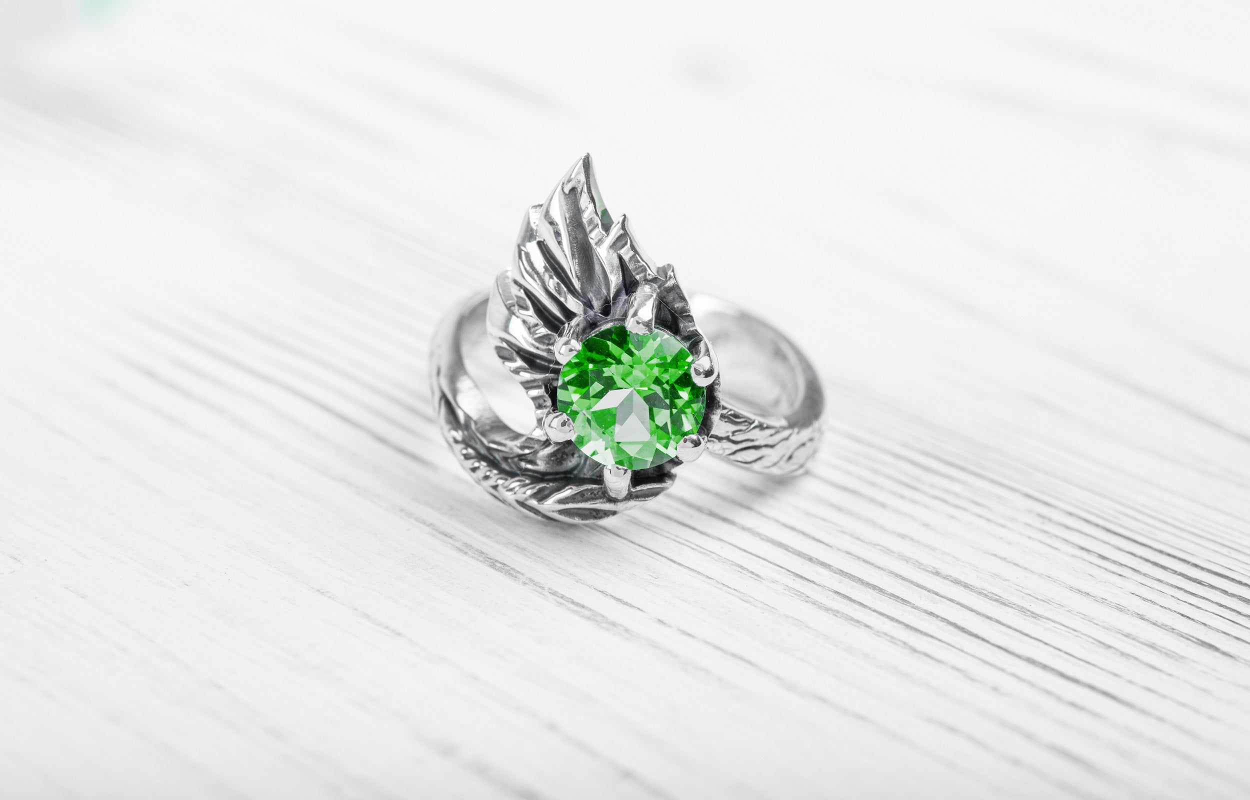 925 Silver Leaves Ring with Big Green Gem, Unique fashion Jewelry - vikingworkshop