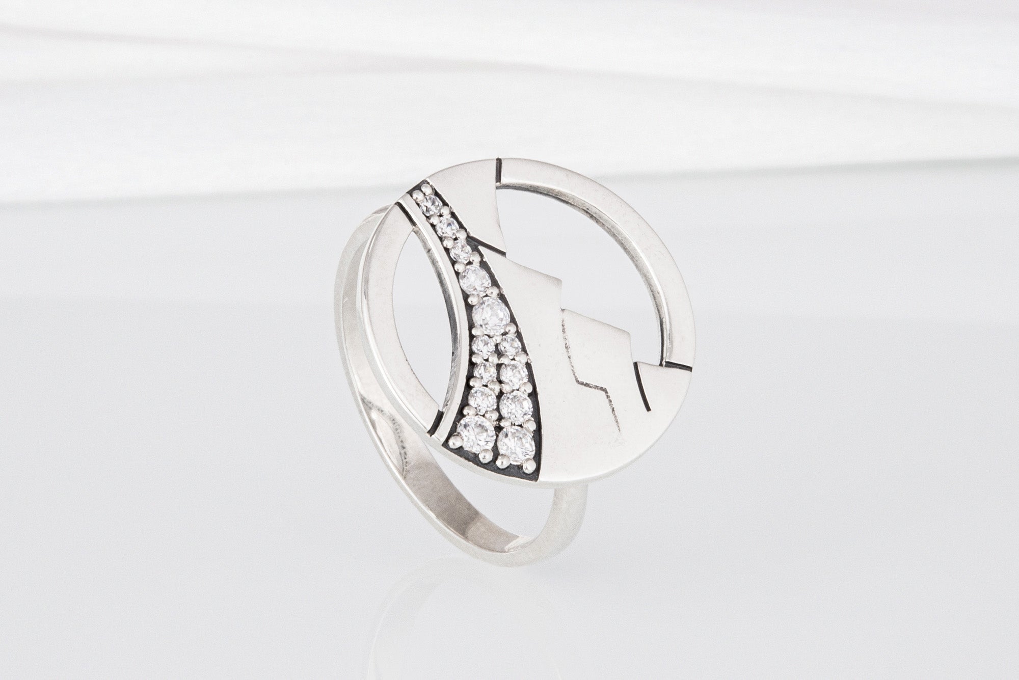 Minimalistic Round 925 Silver Ring with Mountains and Gems, Unique Fashion Jewelry - vikingworkshop