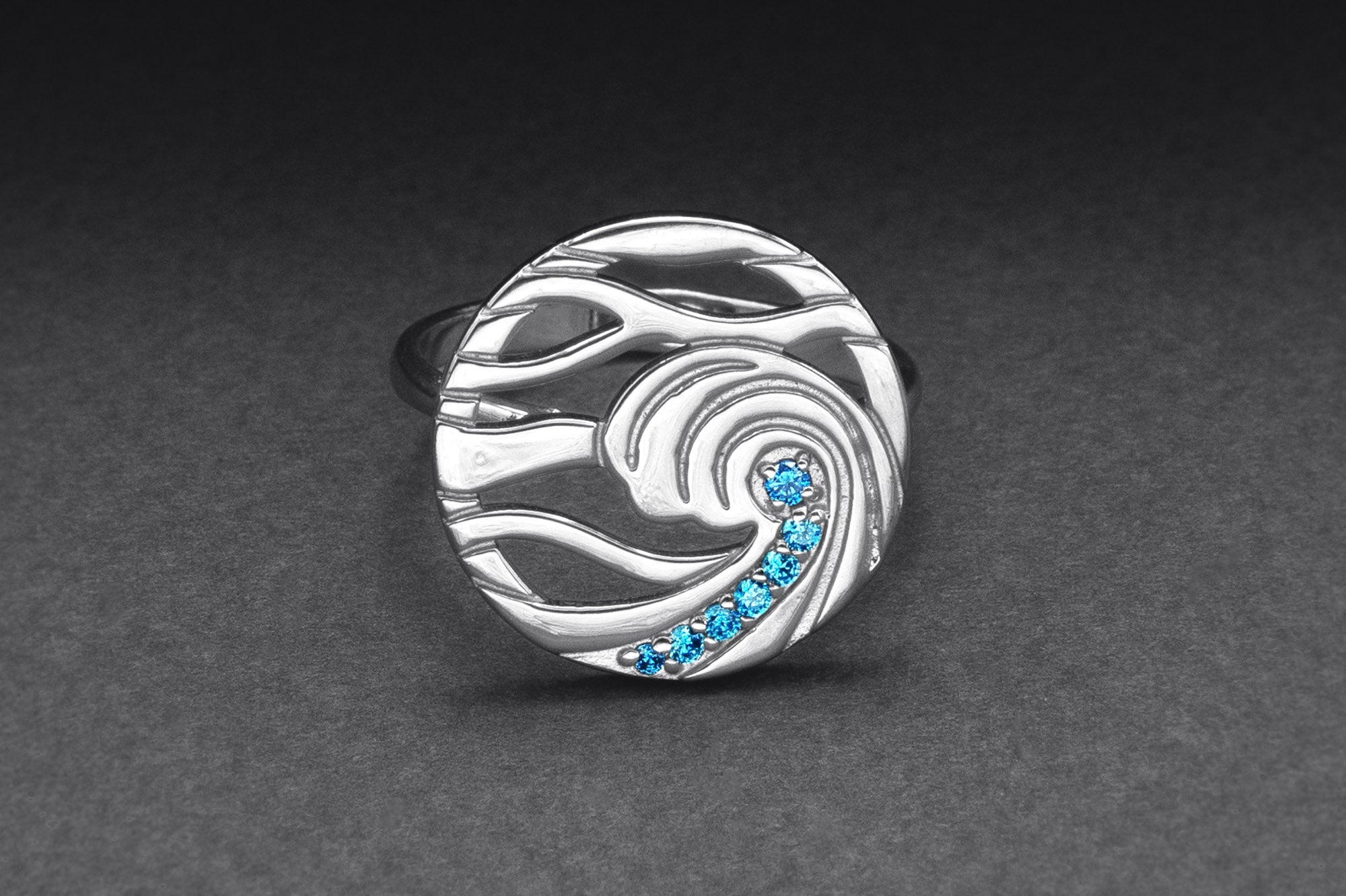 Minimalist Round 950 Platinum Ring with Waves and Gems, Unique Fashion Jewelry - vikingworkshop