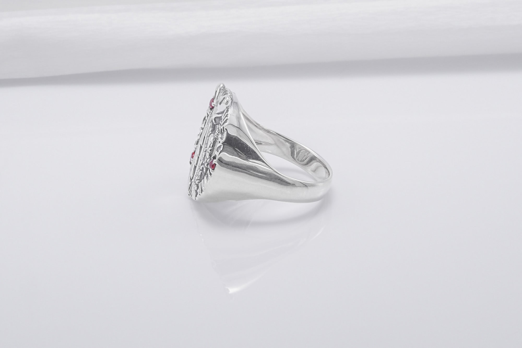 Mantis Sterling Silver Round Ring with Red Gems, Handmade Jewelry - vikingworkshop