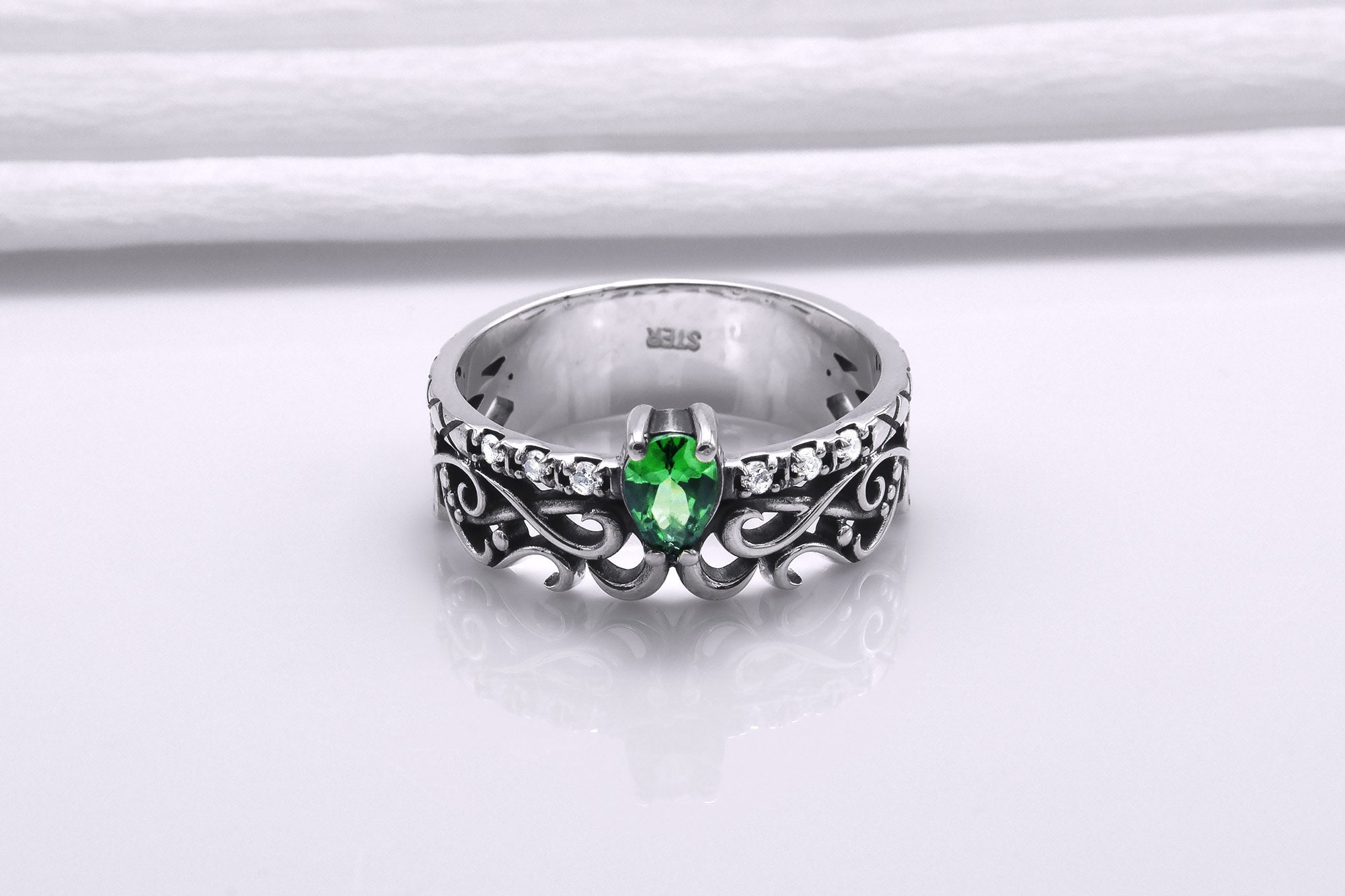 925 Silver Filigree Ring with Green Gem, Handcrafted Classic Jewelry - vikingworkshop