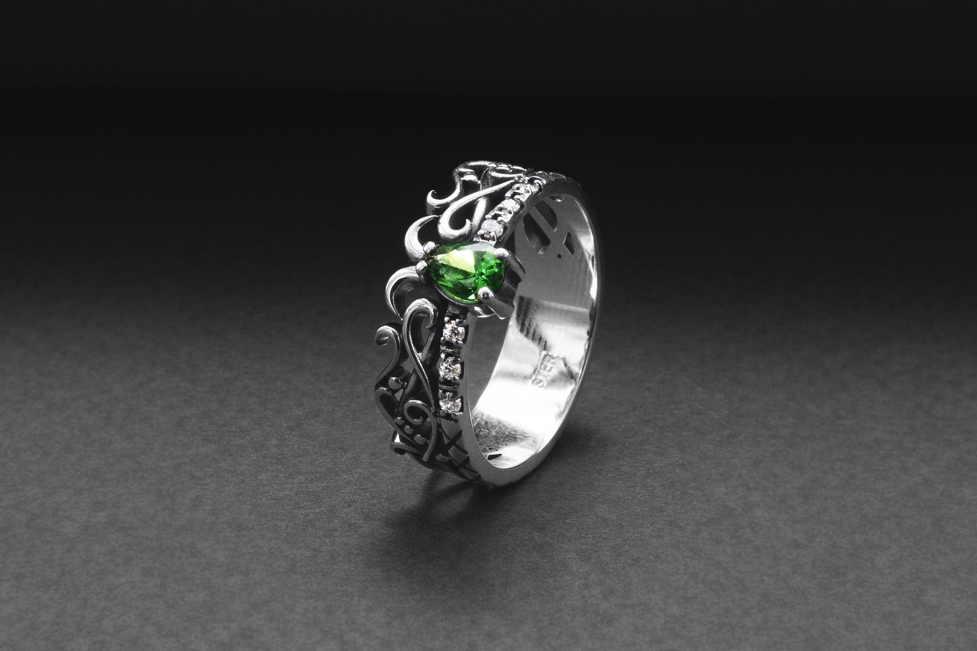 925 Silver Filigree Ring with Green Gem, Handcrafted Classic Jewelry - vikingworkshop