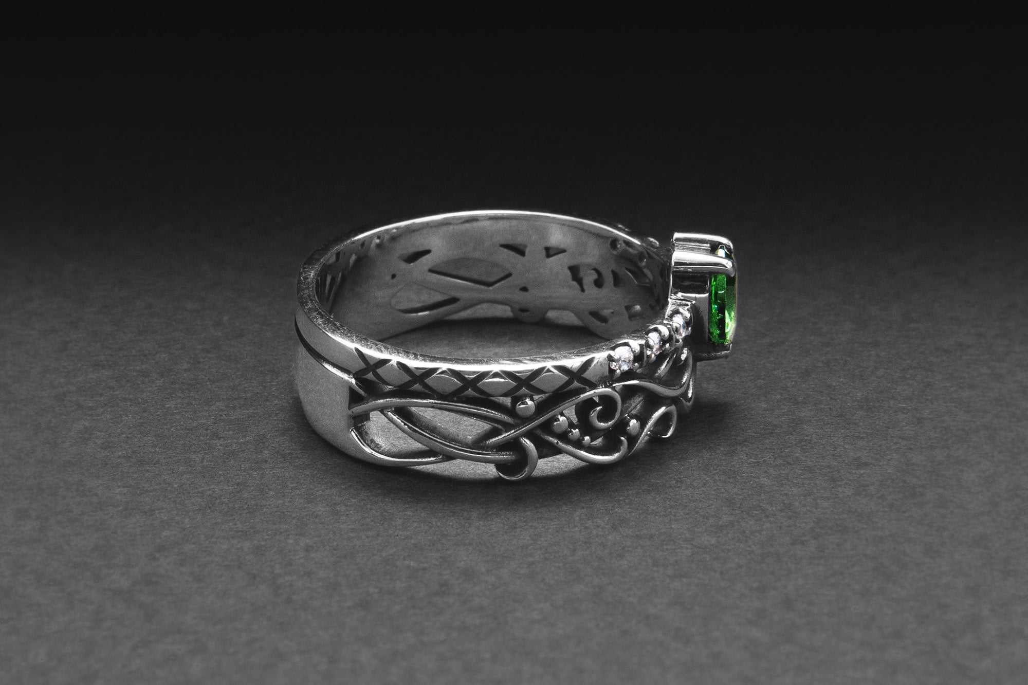 925 Silver Filigree Ring with Green Gem, Handcrafted Classic Jewelry - vikingworkshop