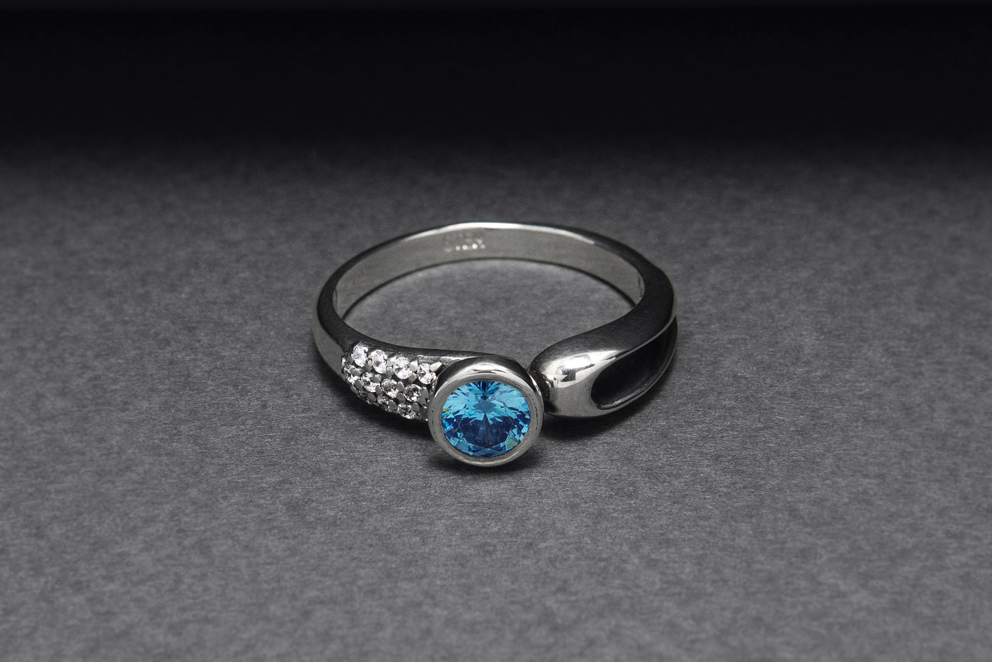 925 Silver Ring with Round Blue Cubic Zirconia fashion, Handcrafted Fashion Jewelry - vikingworkshop