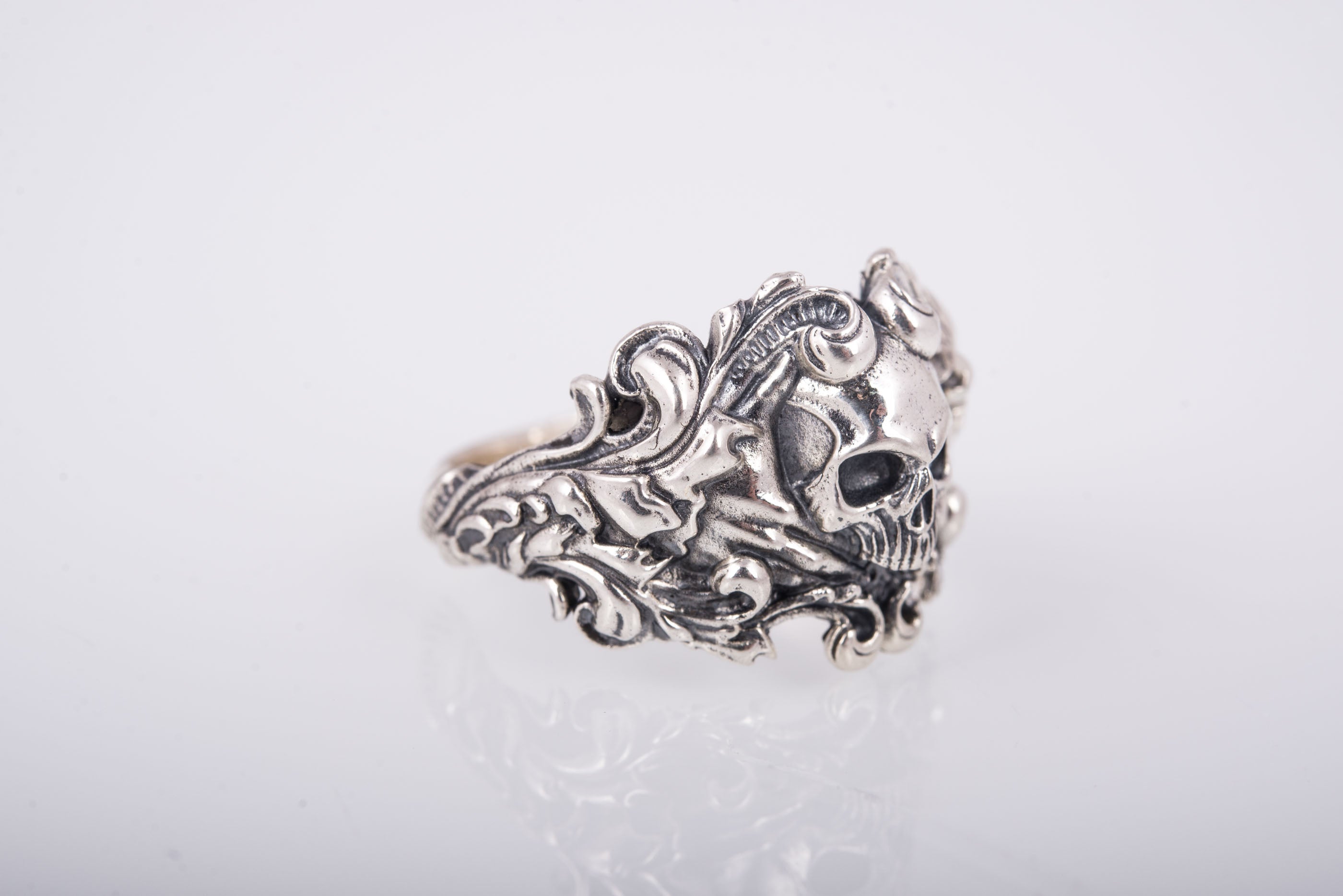 925 Silver Biker ring with Skull and Leaves, Unique handcrafted Jewelry